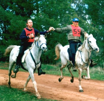 tied 1st HW with Peter on Hillbrook Drifter (left) with Alan Caslick on Alandel Ice House